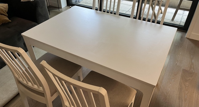 Продам стол и стулья Ekedalen ((IKEA)