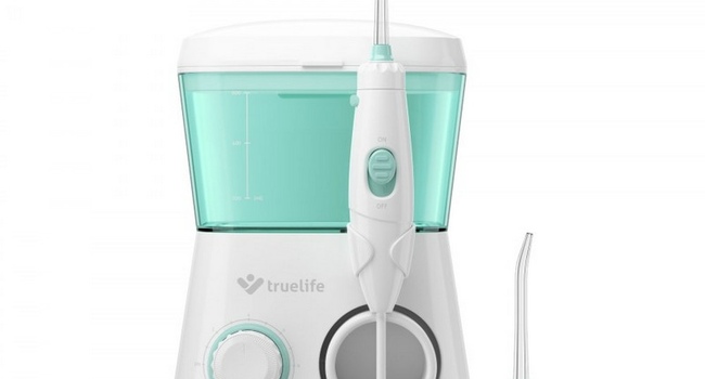 Douche buccale TrueLife AquaFloss Station sur Healthapo